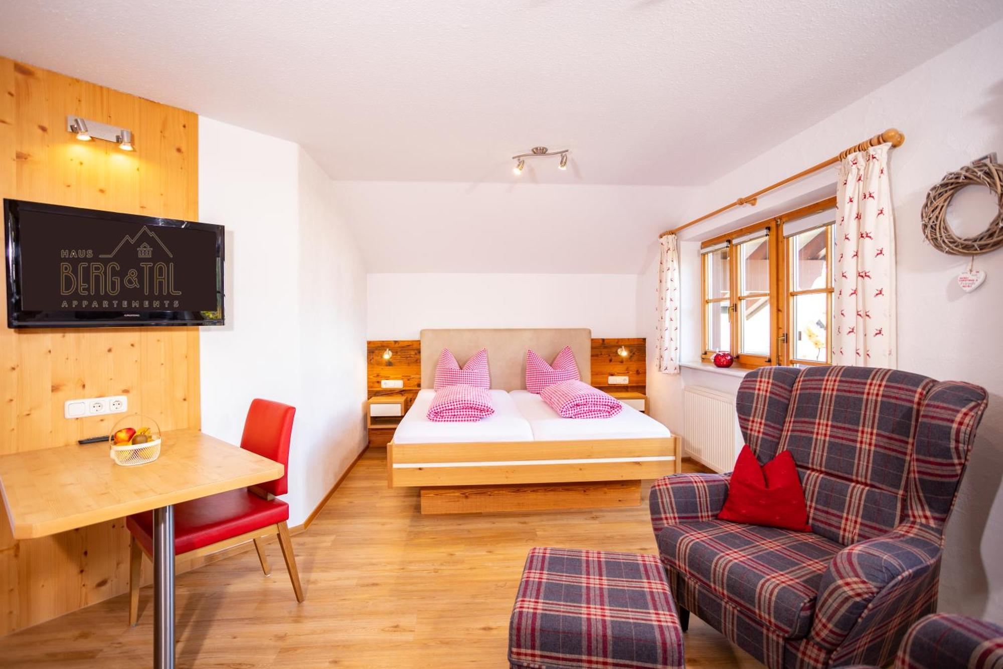 Haus Berg & Tal Apartment Hirschegg  Bagian luar foto